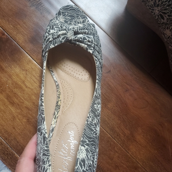 Open toes wedges size 10 women's 2 inch high in black and white by dexflex comfo - Picture 5 of 5